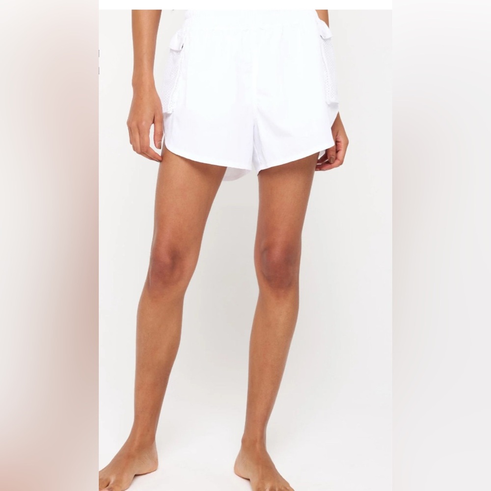 Spiritual Gangster Demi Cargo Shorts in White size Small